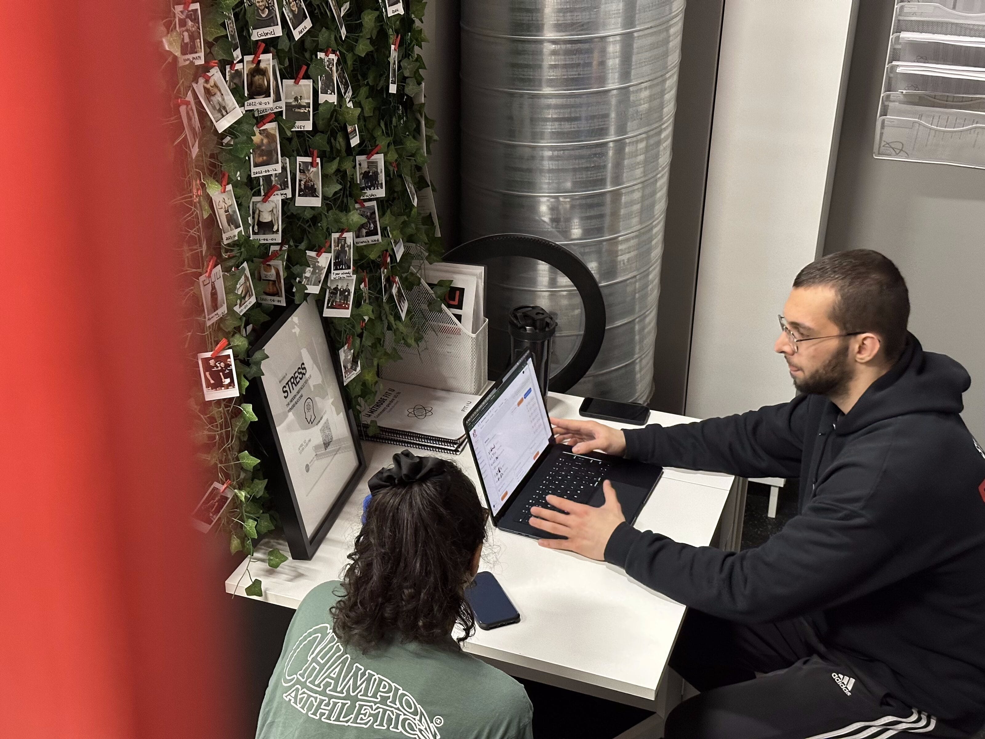 A nutrition consultation between a member and an expert personal trainer